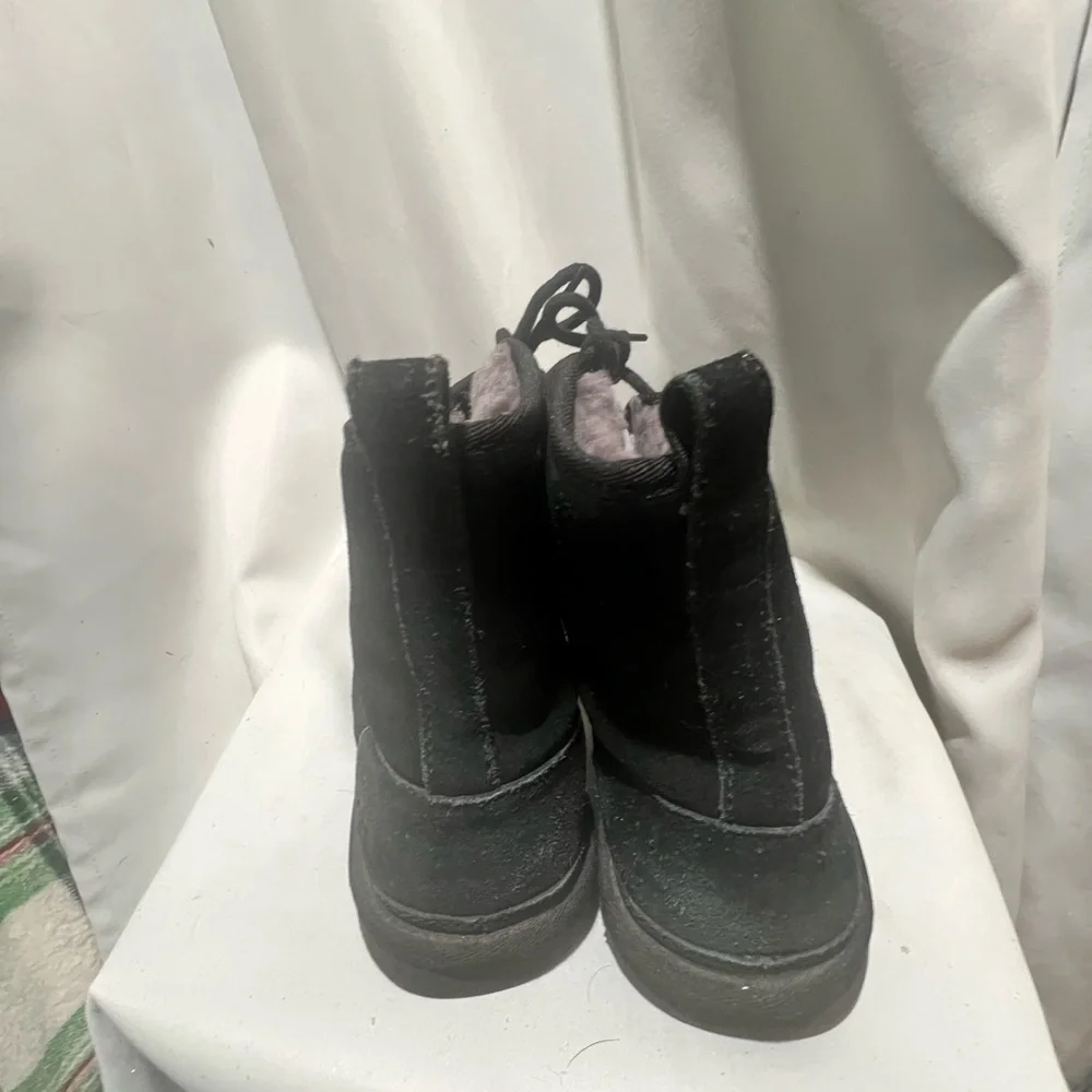 UGG Harkley Black Suede Sheepskin Winter Warm Chukka  Boots Shoes Size 11 Men’s